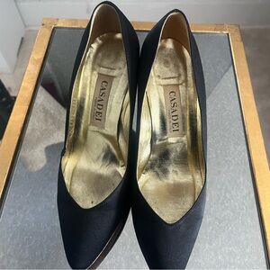 Elegant satin Casasei pumps